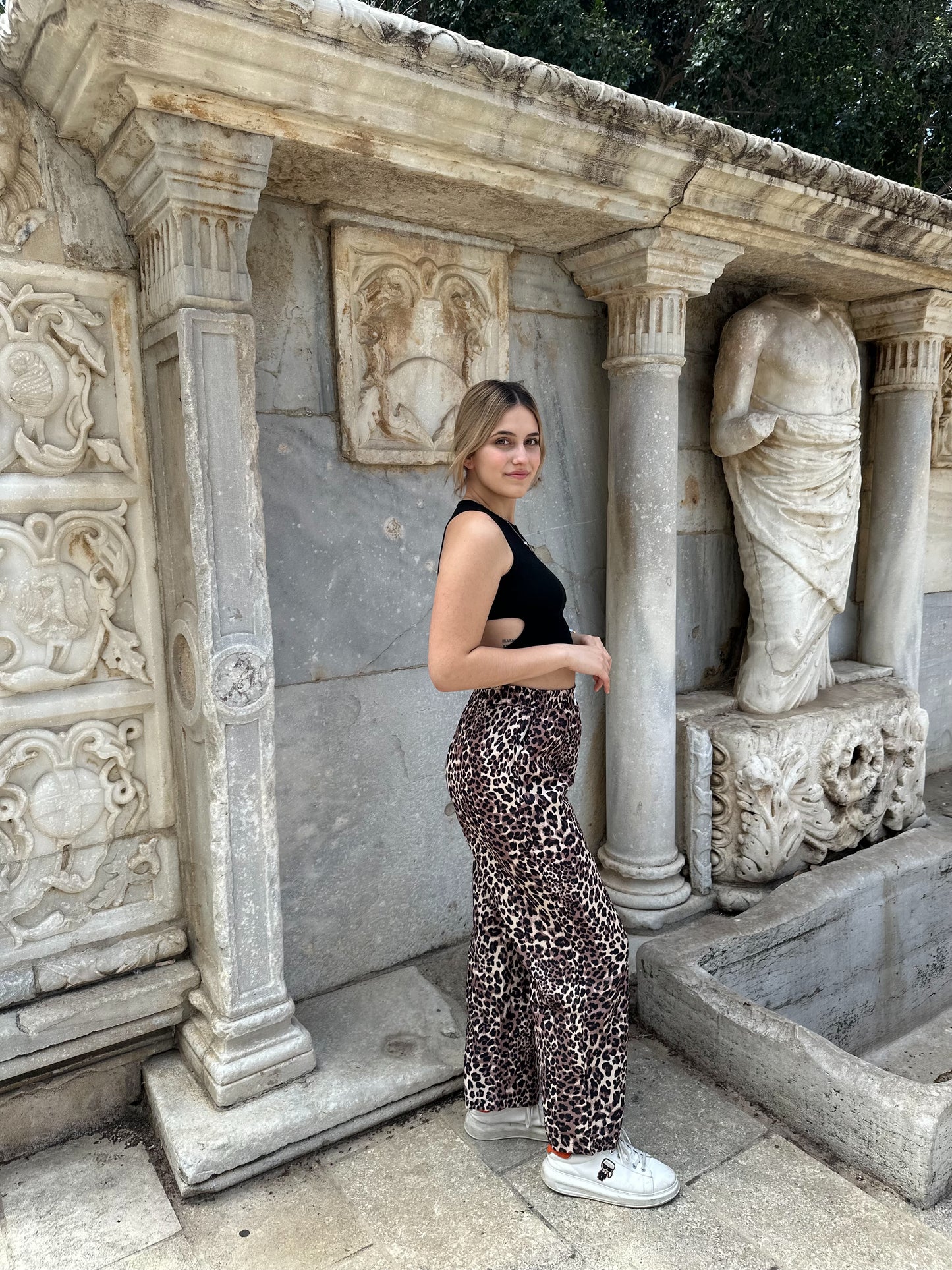 Cutout Round Neck Tank